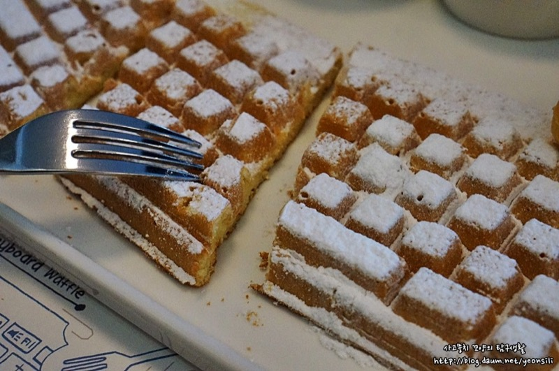 Illustration for article titled WASD? This Keyboard Is WAFFLES